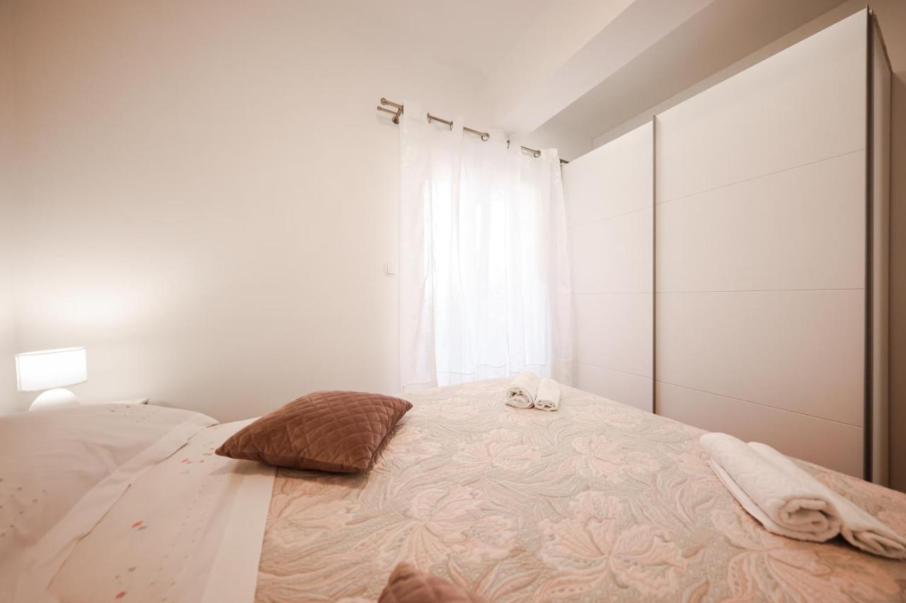 Apartment Puntamika Villa De Rosa - Ground Floor Zara Esterno foto